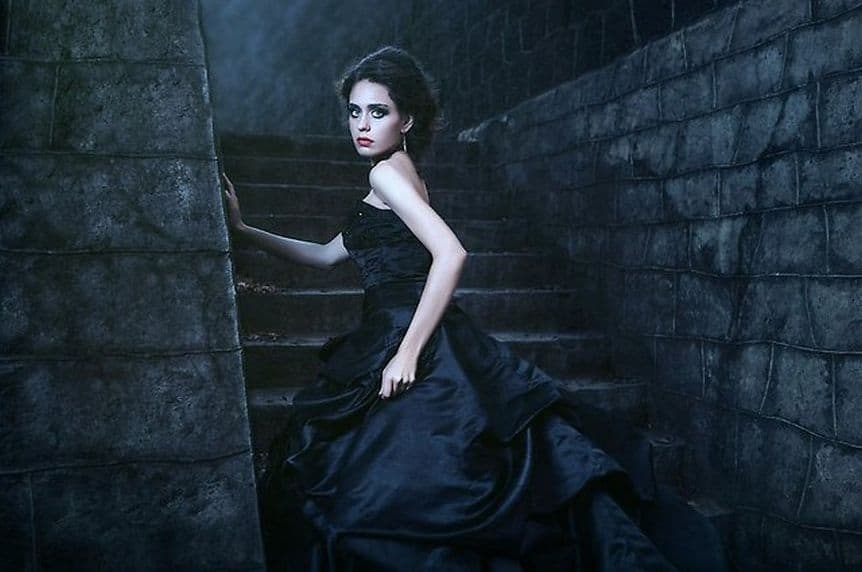 what are vampires traits no shadow reflection